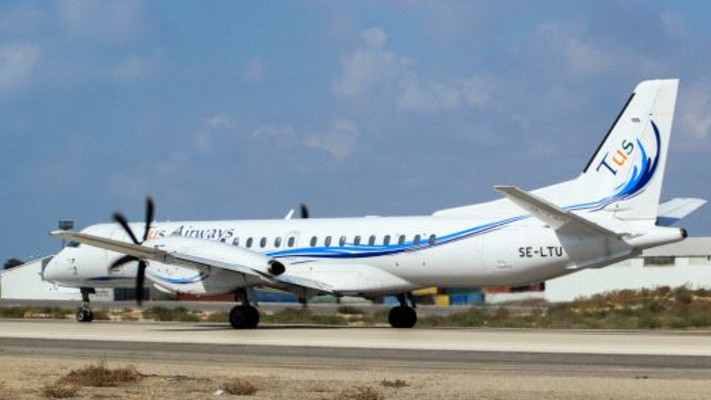 מטוס של חברת TUS AIRWAYS