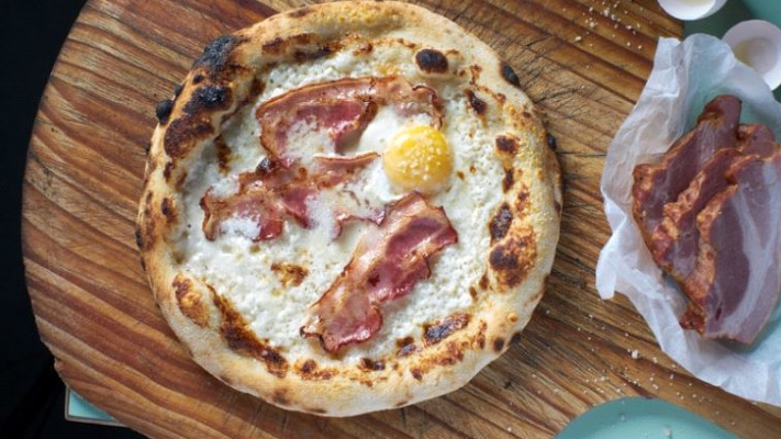 פיצה בייקון ב