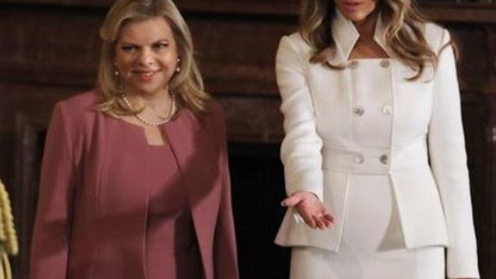 מתכתבות אחת עם השנייה. (צילום: רויטרס)