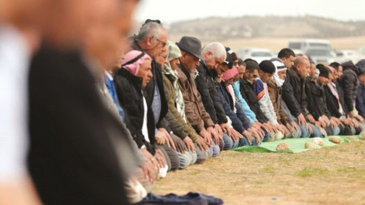 תפילה לזכרו של יעקוב אל-קיעאן באום אל-חיראן