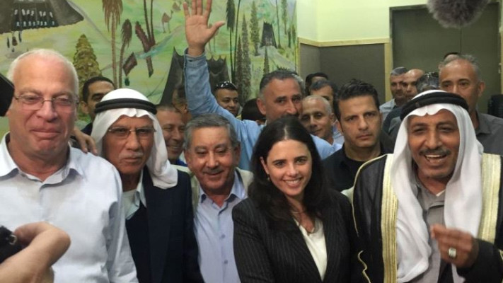 שקד ואריאל בביקור בנגב. צילום: לשכת השרה שקד