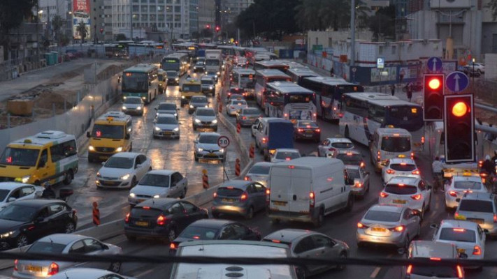 גוש דן עתיר התחבורה מוביל את האזורים המזוהמים. צילום: אבלשום ששוני