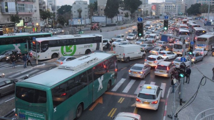 עומסי התנועה בתל אביב. צילום: אבשלום ששוני