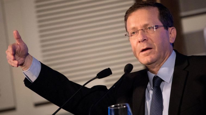 יו&quot;ר האופוזיציה הרצוג. תקף את החוק. צילום: יונתן זינדל, פלאש 90