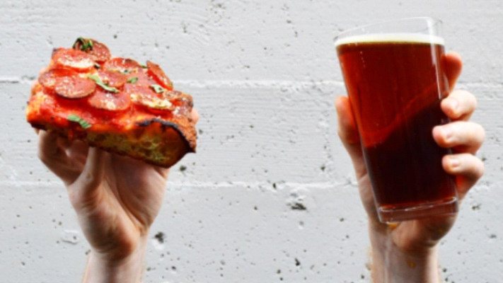 פיצה ובירה השילוב המנצח. צילום מסך דרך אינסטגרם