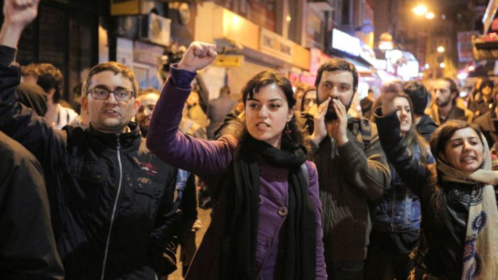 מתנגדים לתוצאות משאל העם בטורקיה. צילום: רויטרס