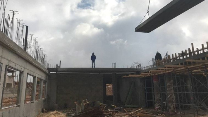 &quot;יש אנשים שמחפשים את זה&quot;. בניית בית הספר באפרת