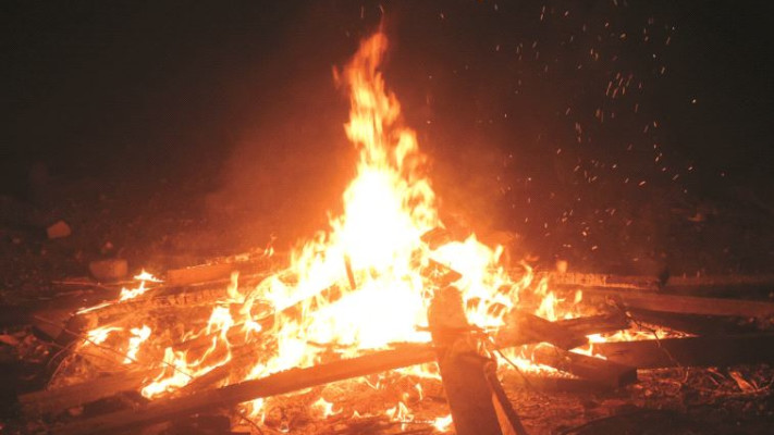 מדורה בדרום תל אביב. צילום: אבשלום ששוני