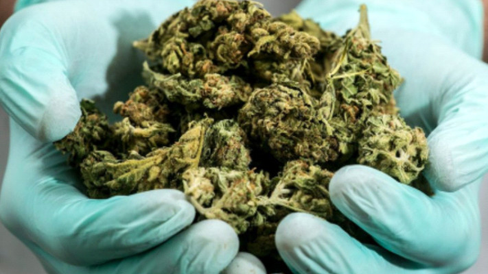 קנאביס נמצא בתוך סוכריות גומי חמוצות. טוויטר