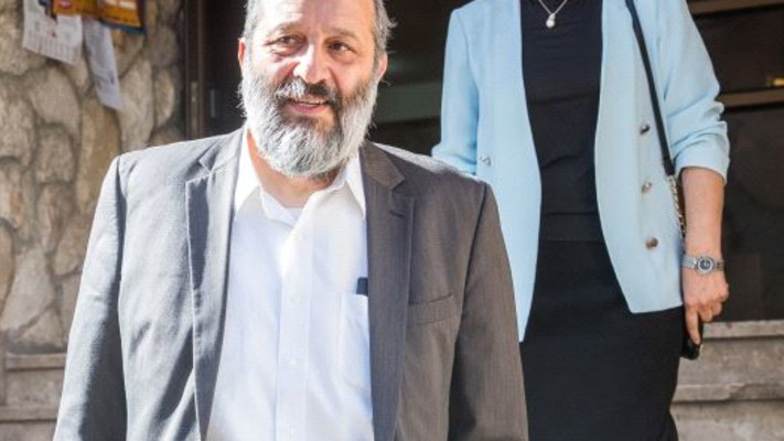 השר דרעי עם אשתו. &quot;לא ראיתי שמדליפים נגדי בינתיים&quot;. צילום: יונתן זינדל, פלאש 90