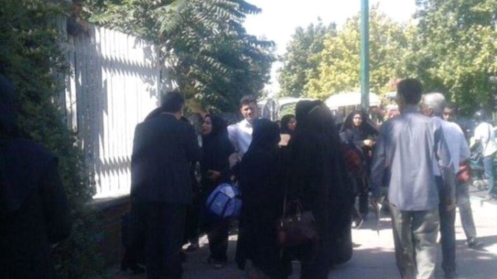 תושבים מבוהלים לאחר האירוע בבית המחוקקים האיראני. צילום: טוויטר