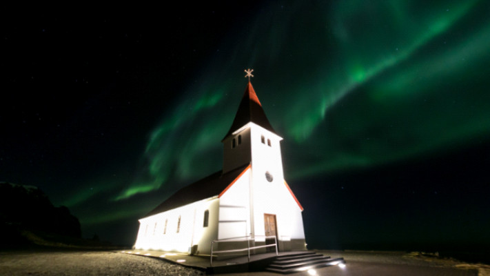 על פי החשד, הכומר דחף את השכן לתוך מכרה זהב עמוק. אינגאימג