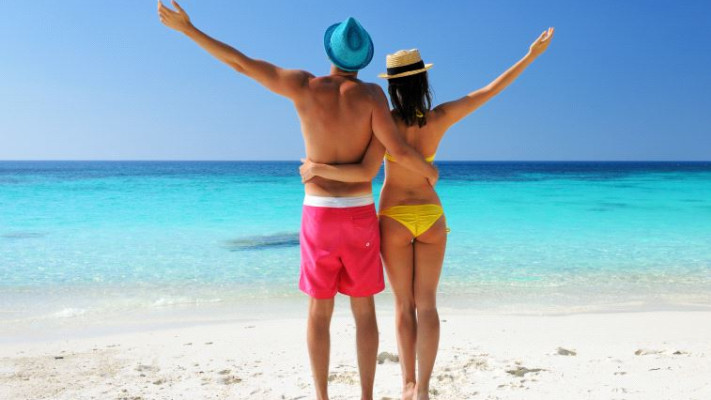 שמרו את הידיים לעצמכם! פוליטיקאי בהודו יצא נגד זוגות שמראים חיבה בפומבי. אינגאימג