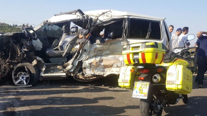 המסחרית המעוכה באזור התאונה. צילום: מד&quot;א