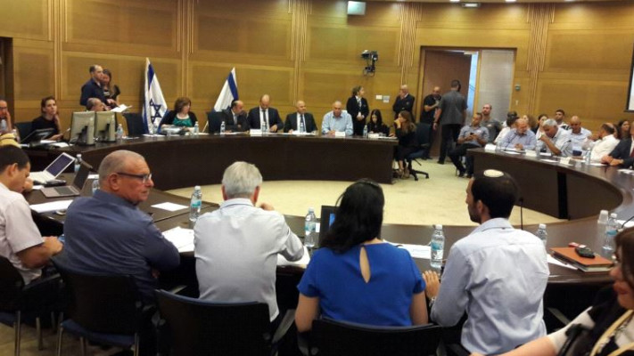 סוער בדיון בוועדת החינוך