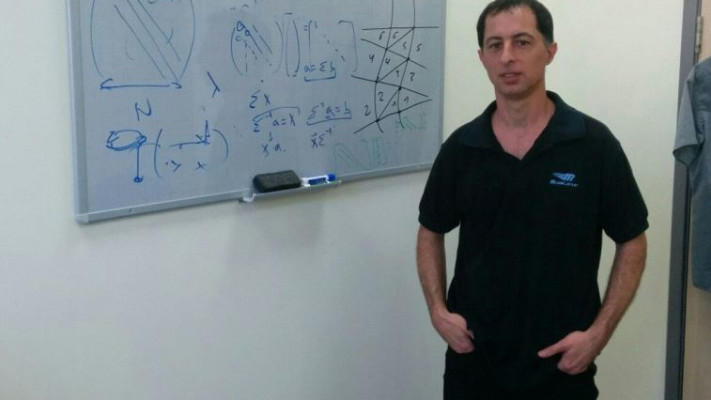 "צריך כישורי מחקר מעבר ללדעת את החומר", ד"ר אורי רוקני 