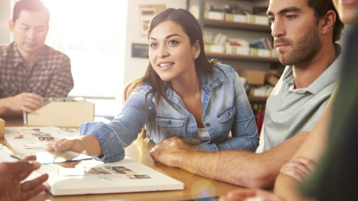 המומחים ממליצים לקום כל חצי שעה, כדי למזער את נזקי הישיבה. אינגאימג