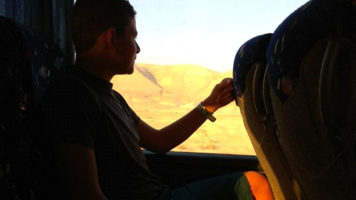 הוד שחר בדרך ללימודים. &quot;הדרך מהממת&quot;