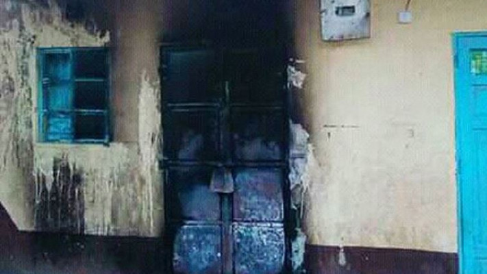 בית של המאהבת לאחר השריפה. צילום מסך