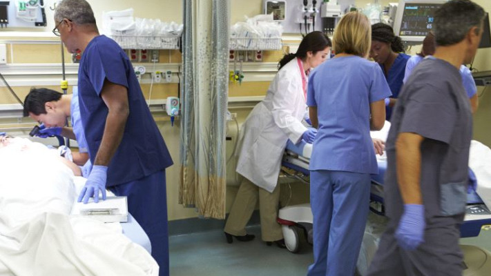 גרמה לנזק בלתי הפיך לכבד בגלל שצבעה את שיער. אילוסטרציה: אינגאימג