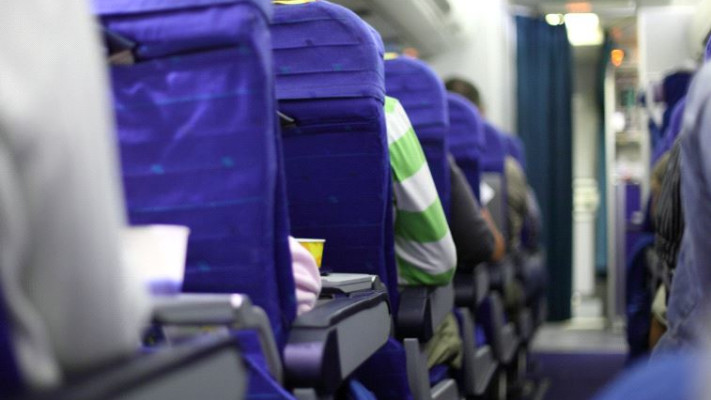 רוצים להיות בריאים? שבו ליד החלון ותישארו שם לאורך כל הטיסה. צילום: אינגאימג