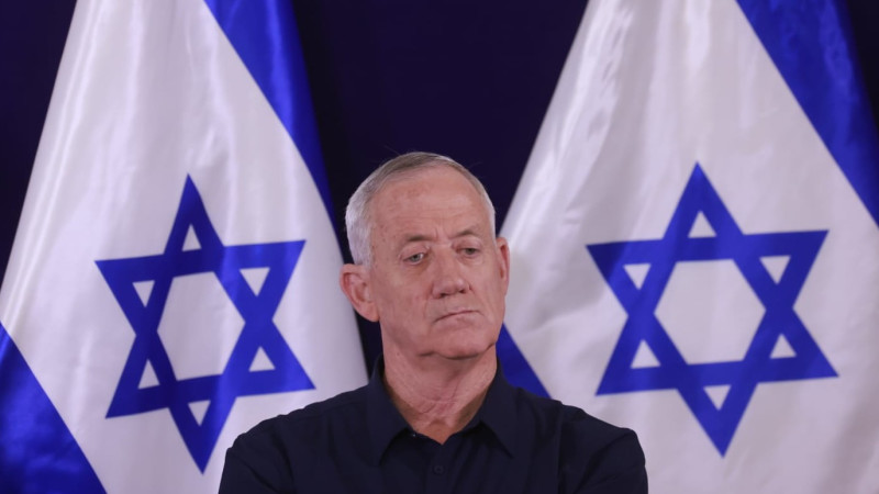בני גנץ במסיבת עיתונאים