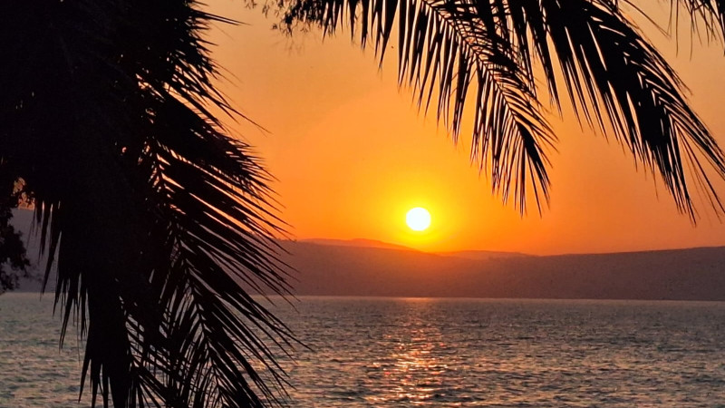 סוף יום שרבי, שקיעה בחוף שיזף בכנרת