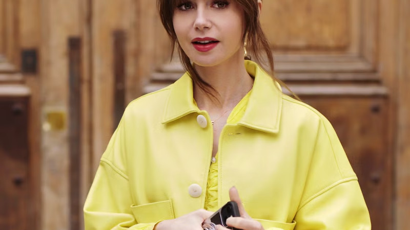 לילי קולינס (מתוך ׳אמילי בפריז׳)