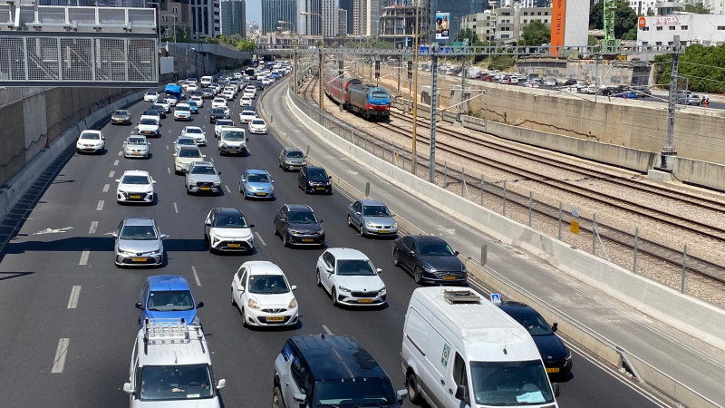 עומס תנועה בנתיבי איילון