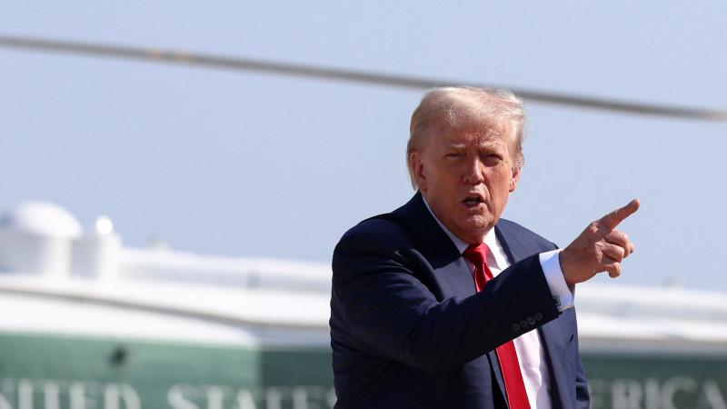 נשיא ארצות הברית דונלד טראמפ בצאתו לביקור בסקוטלנד