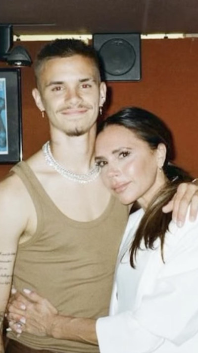 ויקטוריה בקהאם, דיוויד בקהאם  (צילום: צילום מסך מתוך האינסטגרם)