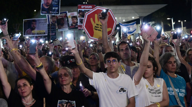 המונים בעצרת המרכזית להשבת החטופים "יום העצירה" (צילום: אבשלום ששוני)
