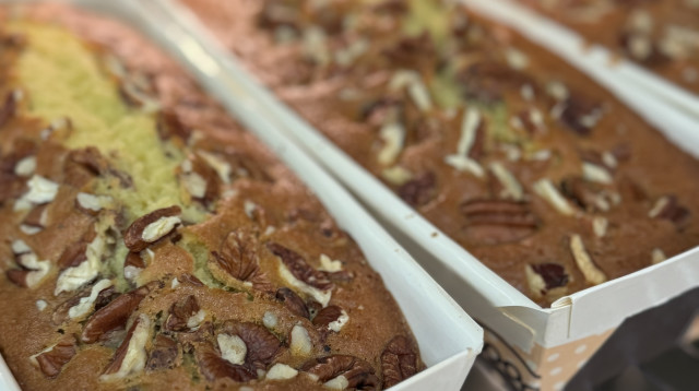 עוגות בתנור  (צילום: ליאל עזור)