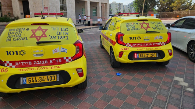 זירת מותו של הפועל בנתניה (צילום: מד"א)