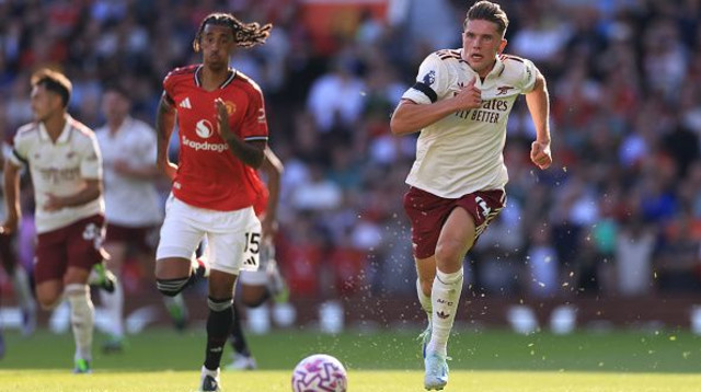 ויקטור יוקרס בפעולה (צילום: Marc Atkins)