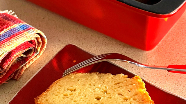 עוגת שקדים בחושה (צילום: פסקל פרץ-רובין)