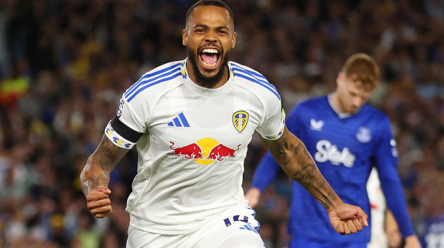 לוקאס מצ'ה שחקן לידס יונייטד חוגג שער (צילום: רויטרס)