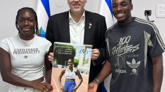 "תעבדו קשה ותביאו לנו מדליה אולימפית, אני מבטיח לתגמל בהתאם" (צילום: איגוד האתלטיקה בישראל)