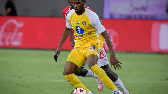 שחקן מכבי תל אביב איסוף סיסוקו (צילום: אריאל שלום)