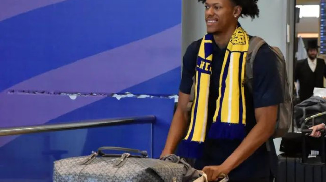 הראשון שנחת. ג'ף דאוטין ג'וניור בישראל (צילום: אודי ציטיאט)