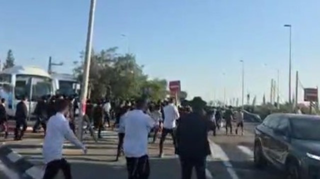 חרדים חוסמים את כביש 6 (צילום: שימוש לפי סעיף 27א')