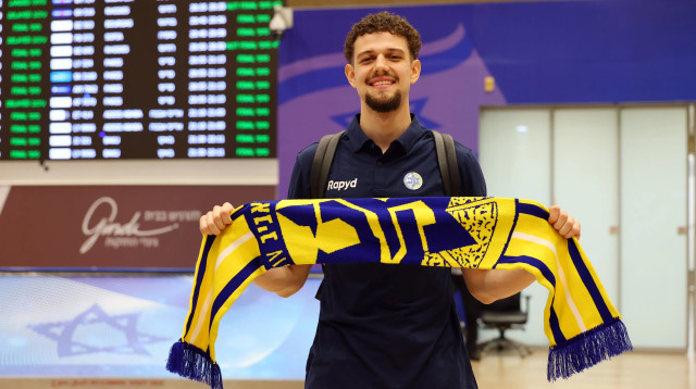 אורוש טירפונוביץ', מכבי תל אביב (צילום: אודי ציטיאט)