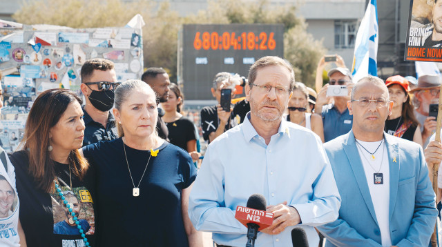 נשיא המדינה יצחק הרצוג בעצרת למען החטופים (צילום: דוברות בית הנשיא)