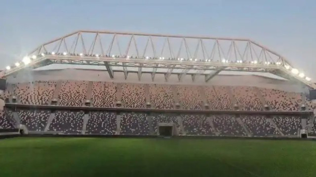 אצטדיון בלומפילד, מערכת תאורה חדשה (צילום: צילום מסך, .)