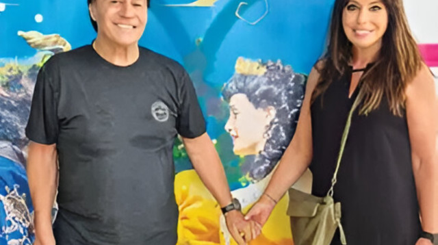 הזמר אבי טולדנו ומירי חן (צילום: צילום מסך פייסבוק)