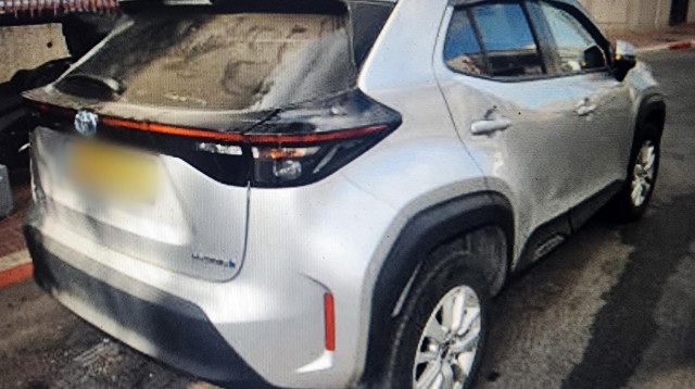 הרכב שתועד במצלמת הגוף של השוטרים (צילום: דוברות המשטרה)