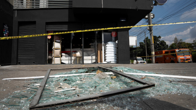 נזקים בעיר קאלי שבקולומביה לאחר שרכב תופת התפוצץ (צילום: רויטרס)