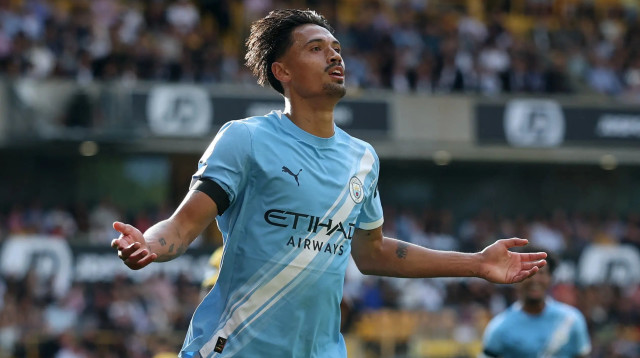 טיג'אני ריינדרס שחקן מנצ'סטר סיטי (צילום: רויטרס)