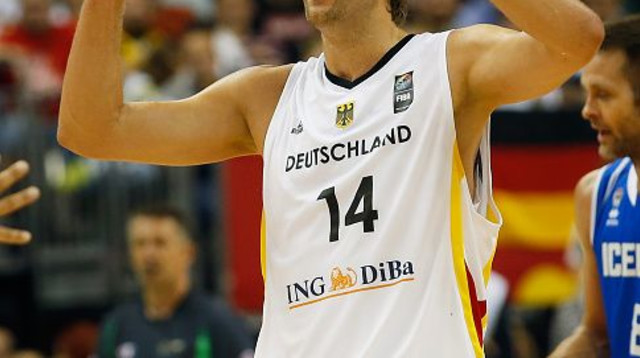 דירק נוביצקי במדי נבחרת גרמניה (צילום: Boris Streubel)