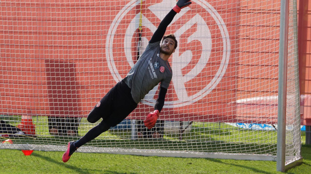 עומר חנין (צילום: מיינץ, האתר הרשמי)